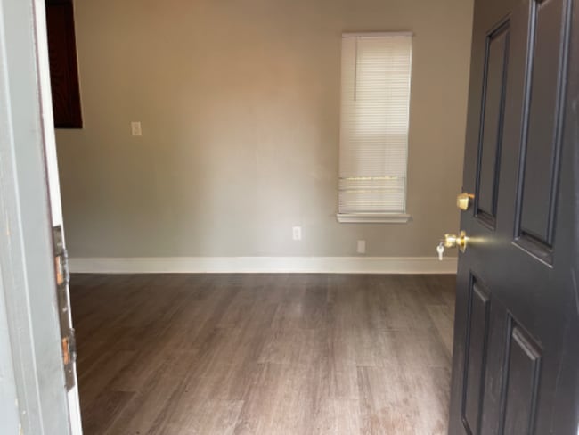 Photo - 213 Munson St