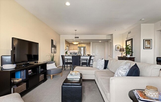 Photo - 931 E Walnut St Unidad 212