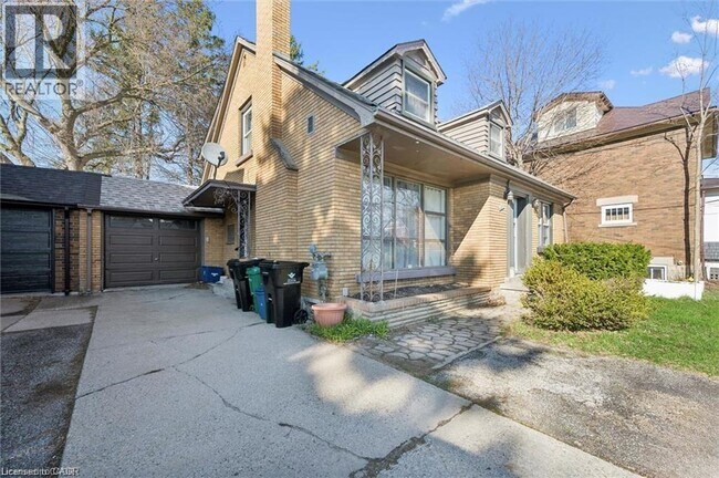 Photo - 68 Highland Rd W