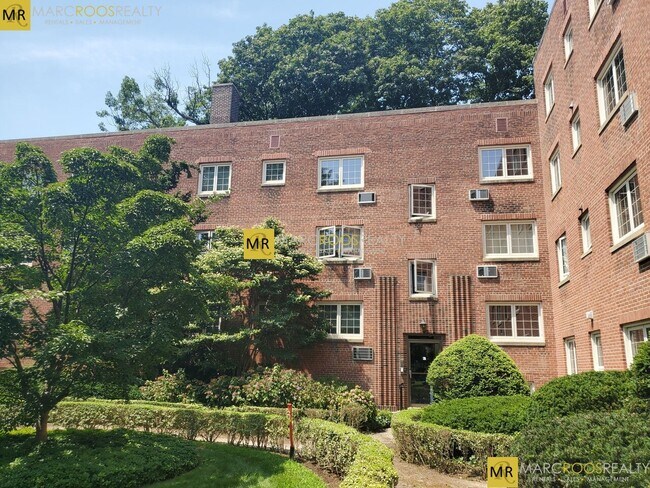 Photo - 28 Saint Paul St Unit 1