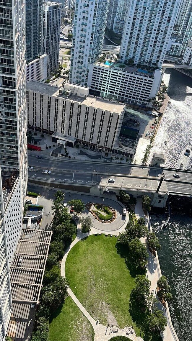 Photo - 465 Brickell Ave Unit 4004
