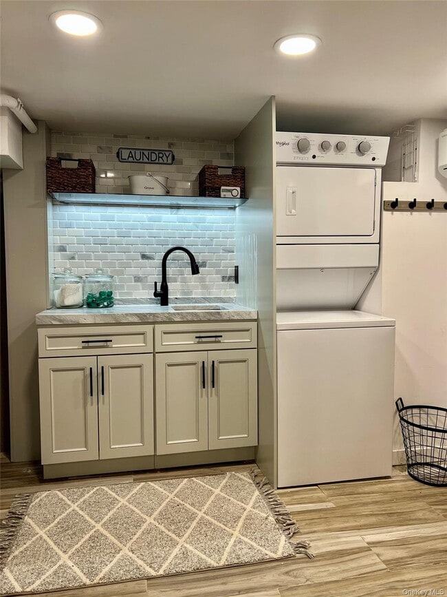 Photo - 711 Pelhamdale Ave