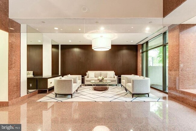 Building Photo - 1530 Key Blvd Unit 832