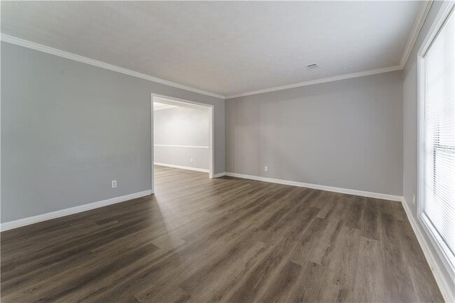 Photo - 1087 Sanford's Walk NW