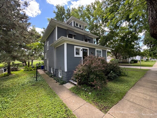 Photo - 519 S Hale St