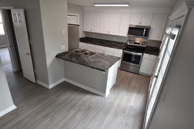 Building Photo - 620 S Main St Rental