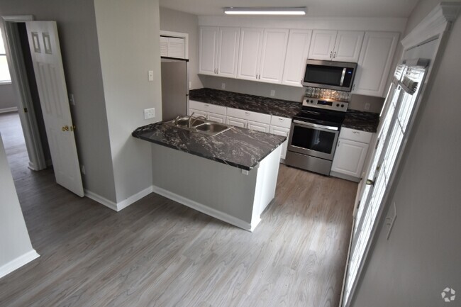 Building Photo - 620 S Main St Rental