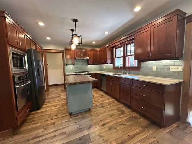 Photo - 607 NW Federal St