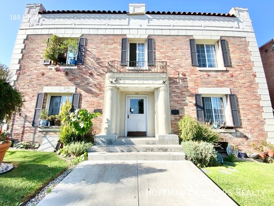 Photo - 1121 S Norton Ave Unidad 210