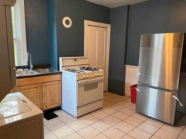 Photo - 1917 Tours St