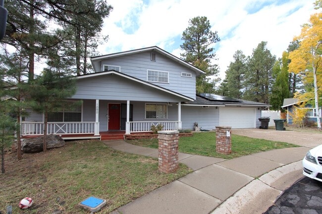 Building Photo - Beautiful Rockridge Home for long term Lease.
