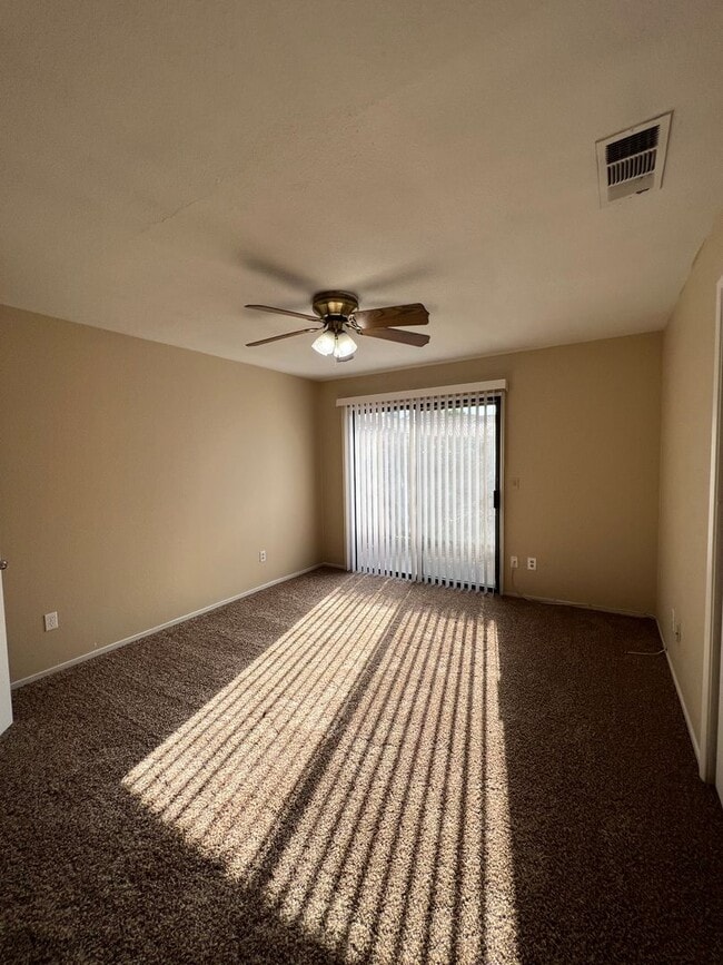 Building Photo - 8609 Lyn River Ct Unit B