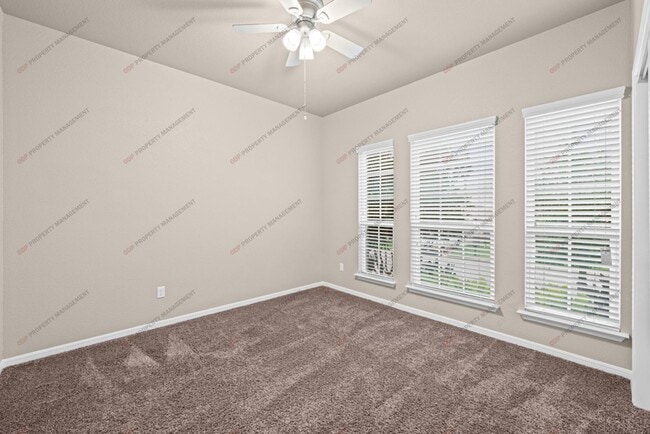Photo - 5620 Blackstone Dr