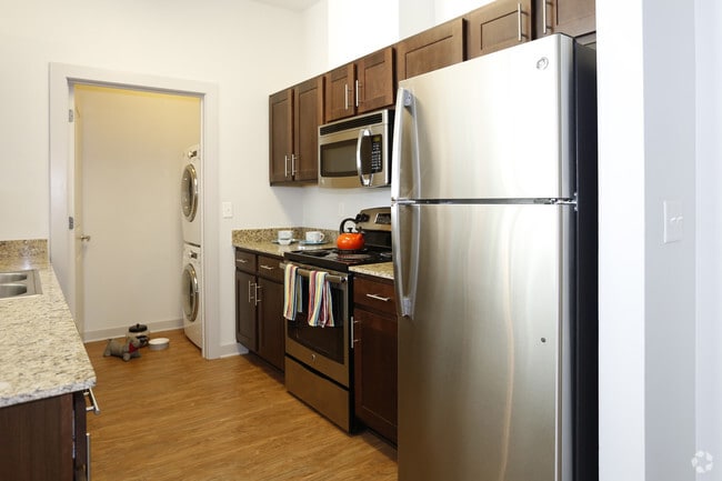 1BR/1BA -673SF
