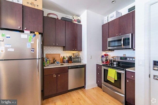 Building Photo - 427 Monroe St Unit 404 Rental