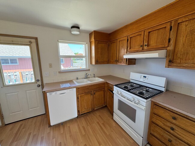 Photo - 1209 Harrison St Unit B