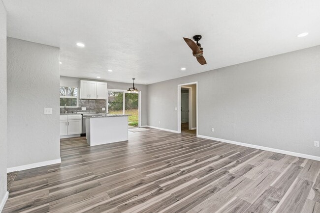 Photo - Newly Remodeled | 4 Bedroom | 3 Bathroom | 2 Ensuite's | Nixa, MO School District!