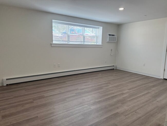 Photo - 2 Bed • 1 Bath • Renovated Unit • Parking • Dishwasher • A/C