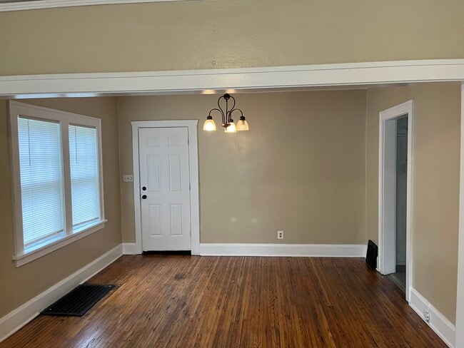Dining room - 1623 Parmele St Unit 1623 Parmele apt 2