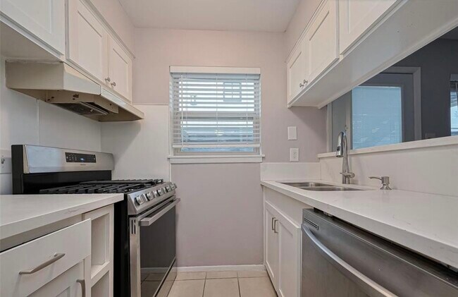 Photo - 1802 Fairview St Unit 1