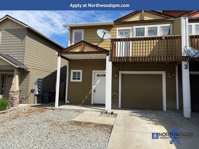 Building Photo - Nice 2 Bedroom 2 Bathroom 2 Story-Town Home-White City