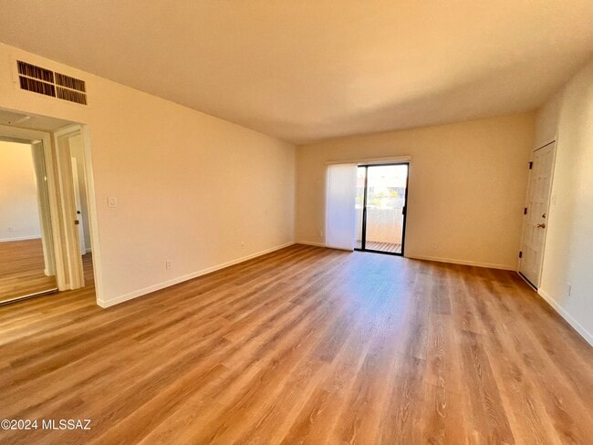 5500 N Valley View Rd Unit 231