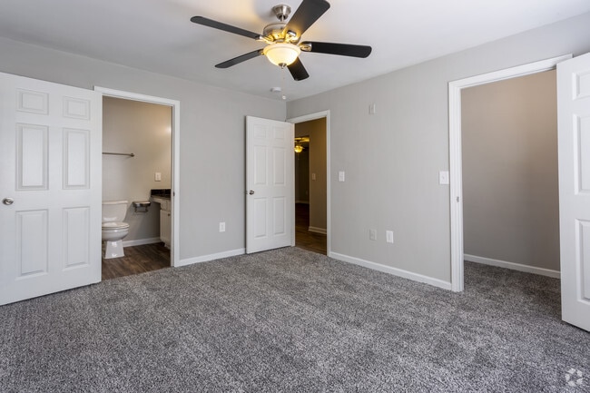 2BR, 2BA - 1200 SF