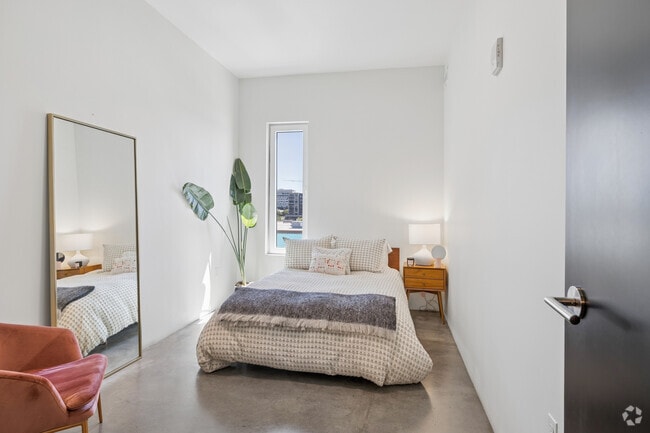 2BR, 1BA - 840SF - Primary Bedroom