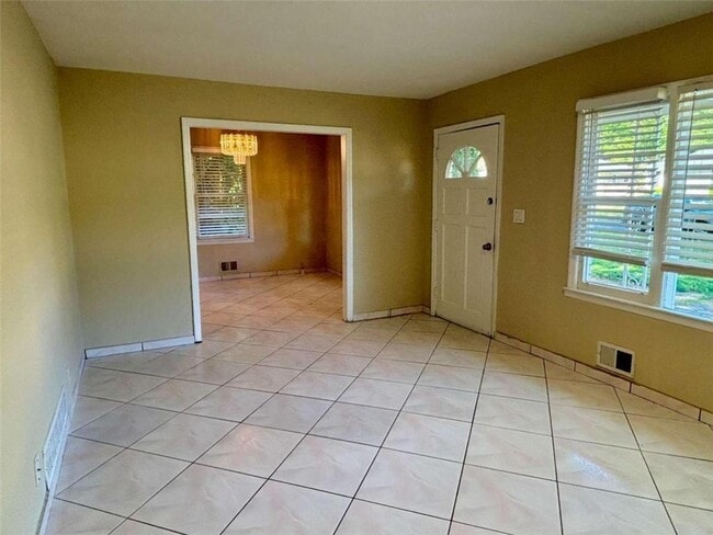 Photo - 3129 Nursery Rd SE