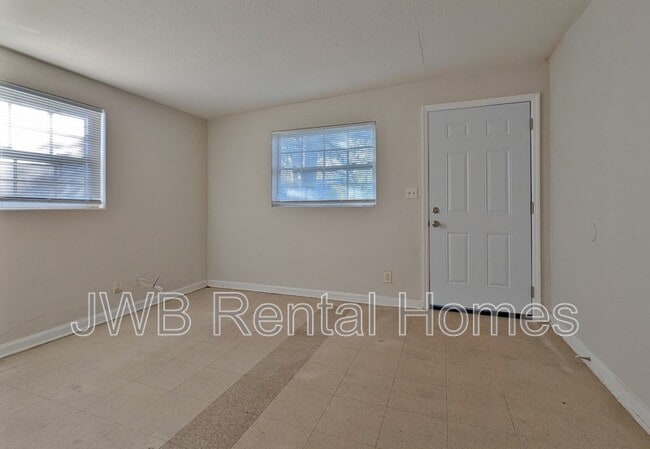 Photo - 3043 Nolan St