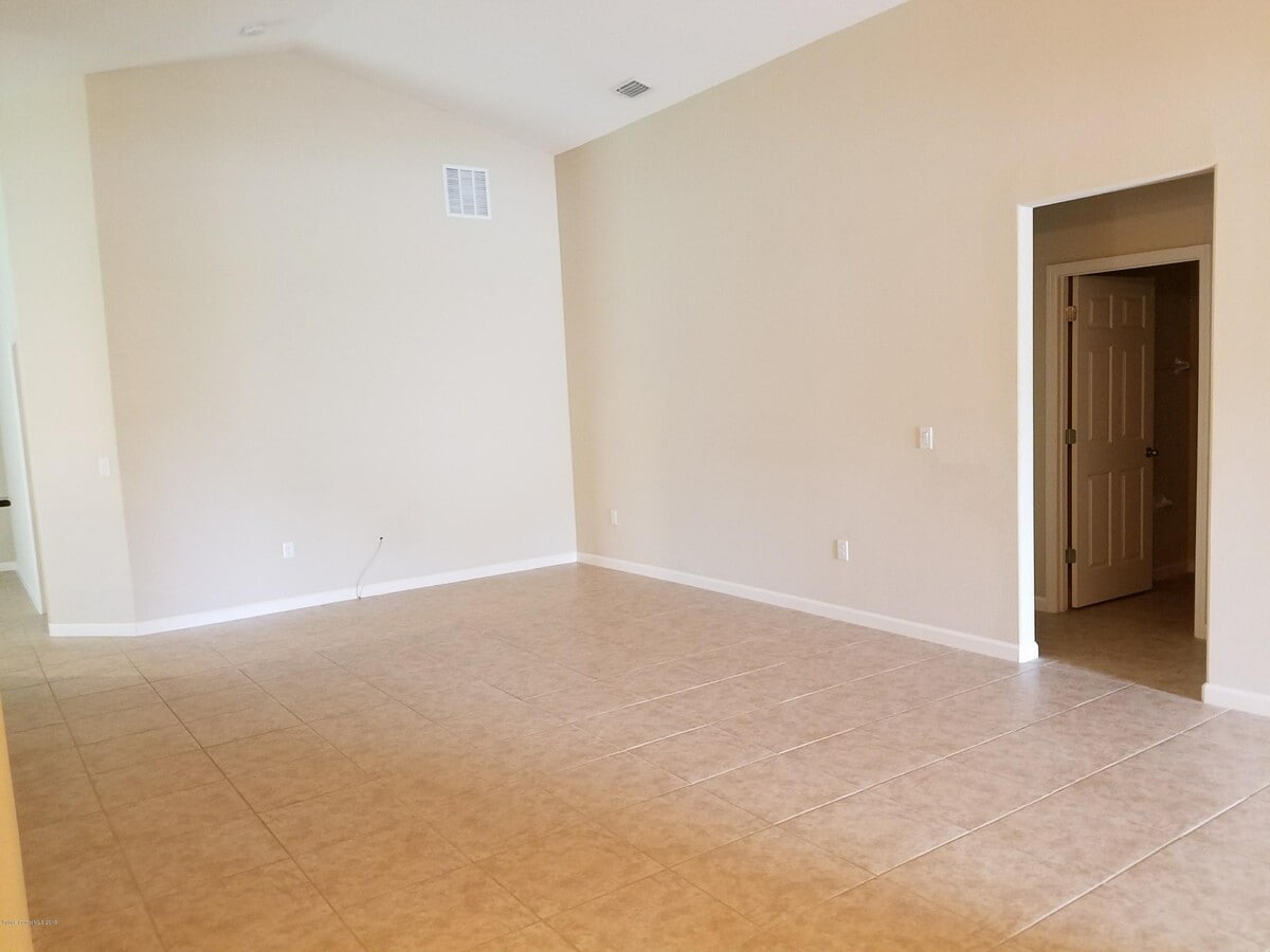 Photo - 2600 Snapdragon Dr NW