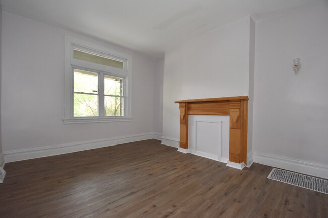 Photo - 5404 Black St