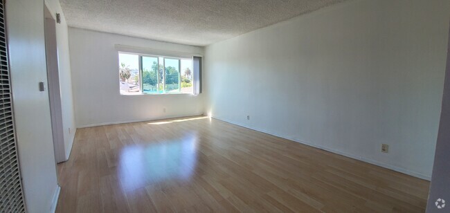 Building Photo - 2711 S Redondo Blvd Unit 2 Rental