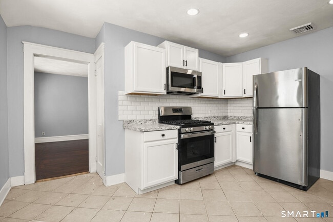 Photo - 80 Garden St Unit 3