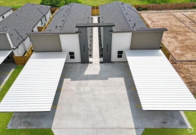 Building Photo - Brand New! SUPER LOW Move-In Price, Don't ... Rental