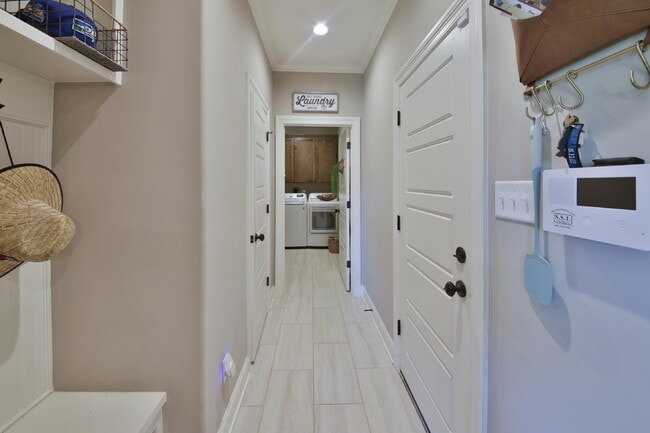 Photo - Luxurious 5 bedroom home in Atoka has it all!