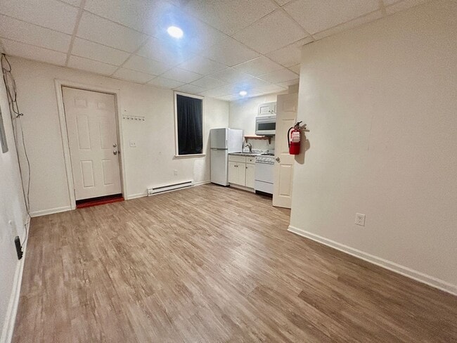 Photo - 152 Walnut St Unit Apt 4