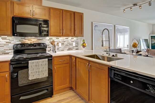 Echo Lake Apartments