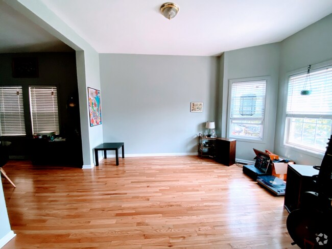 Building Photo - 3418 W McLean Ave Rental