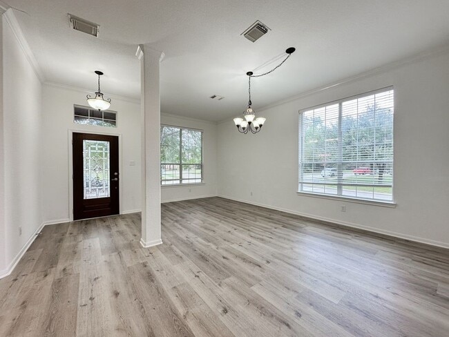 73 E Montfair Blvd