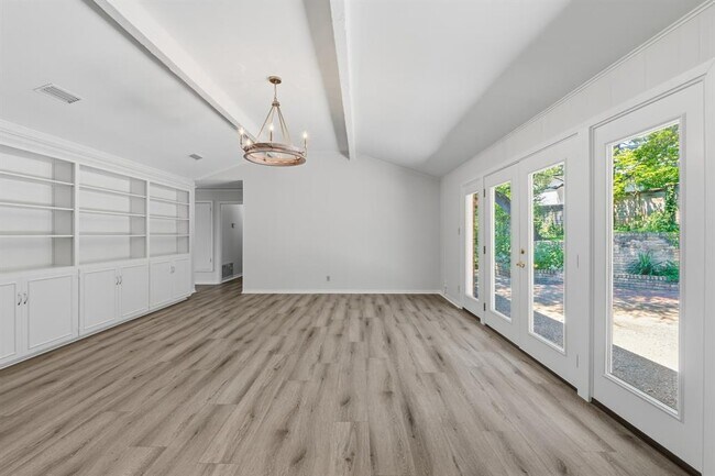 Photo - 2802 Pecos St