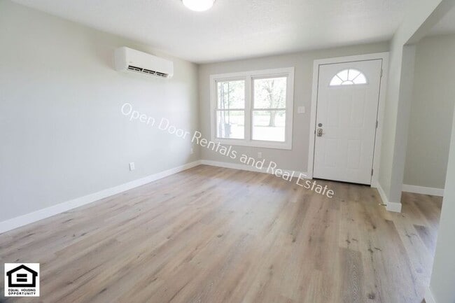 Photo - 711 Lake Ave