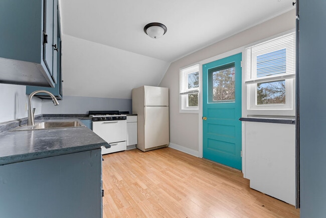 Building Photo - 1707 Jefferson St Unit 1707 Jefferson St - upper Rental