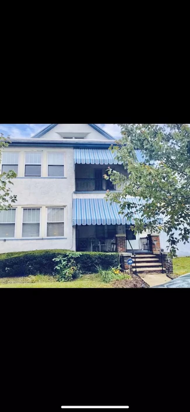 Building Photo - 1723 Vine St Unit 1723 Vine St