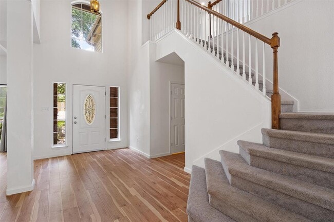 Photo - 100 Parque Cir