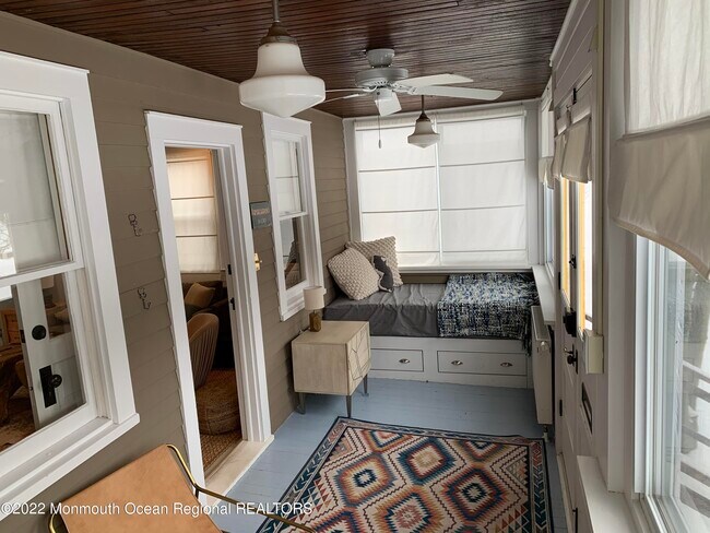 Photo - 1836 Parkway