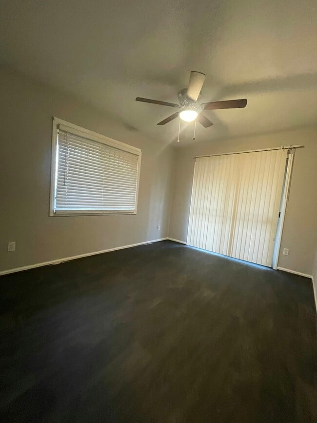 Photo - 485 Pierce Ave NW