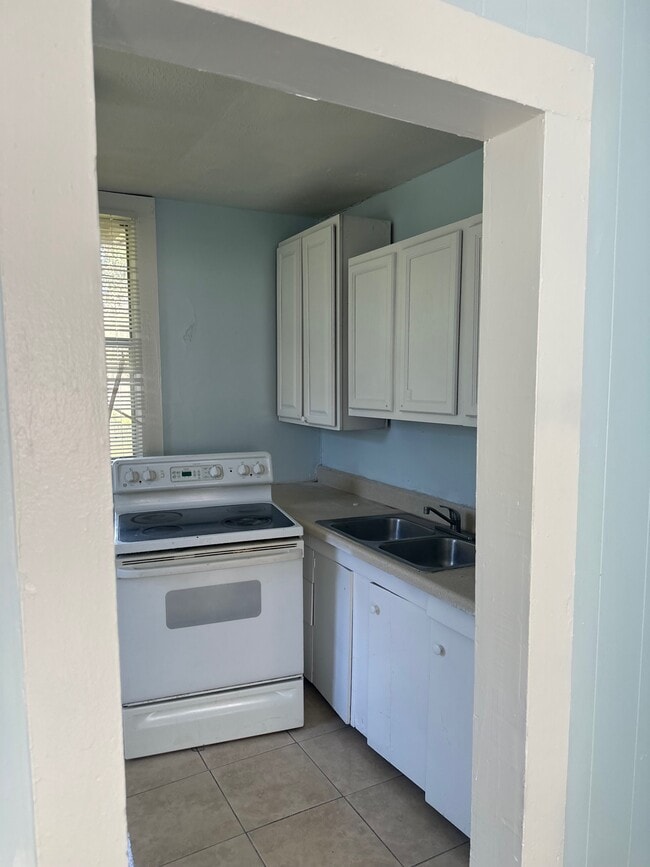 Photo - 3033 Thomas St