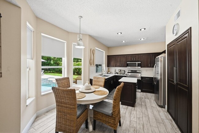 Photo - 15073 Oak Chase Ct
