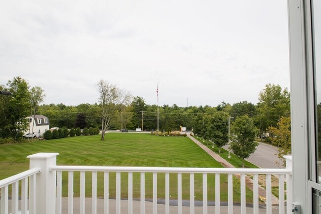 Building Photo - Fox Ridge Crossing 3 Unit FRC131 1BR